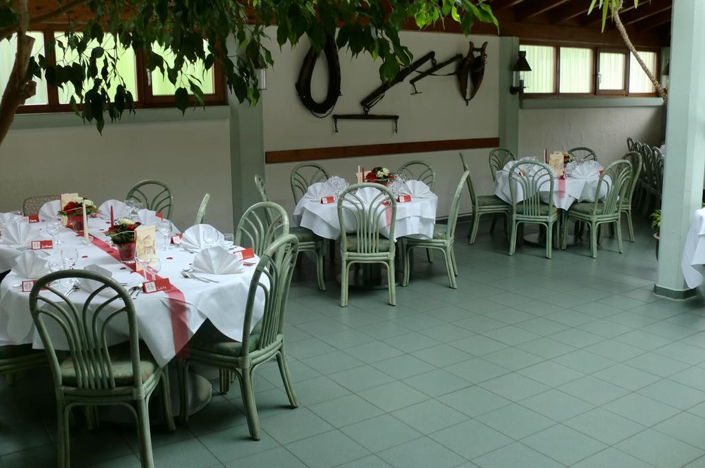 Hotel Krauthof Λούντβιχσμπουργκ Εξωτερικό φωτογραφία