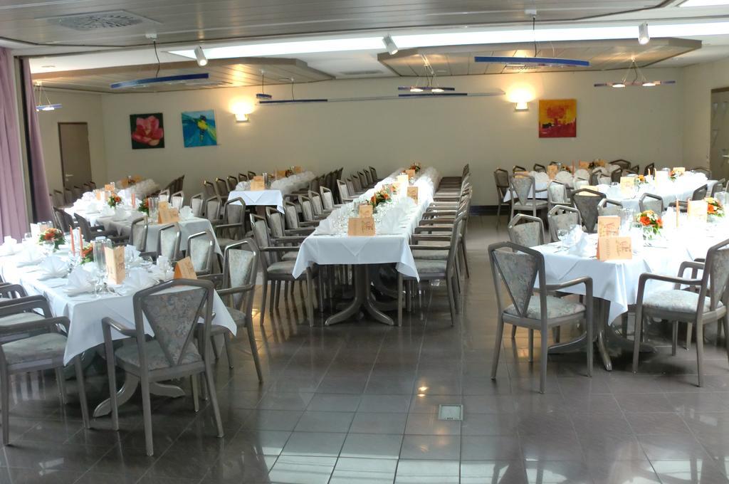 Hotel Krauthof Λούντβιχσμπουργκ Εξωτερικό φωτογραφία