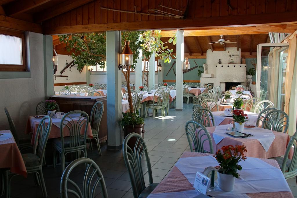 Hotel Krauthof Λούντβιχσμπουργκ Εξωτερικό φωτογραφία