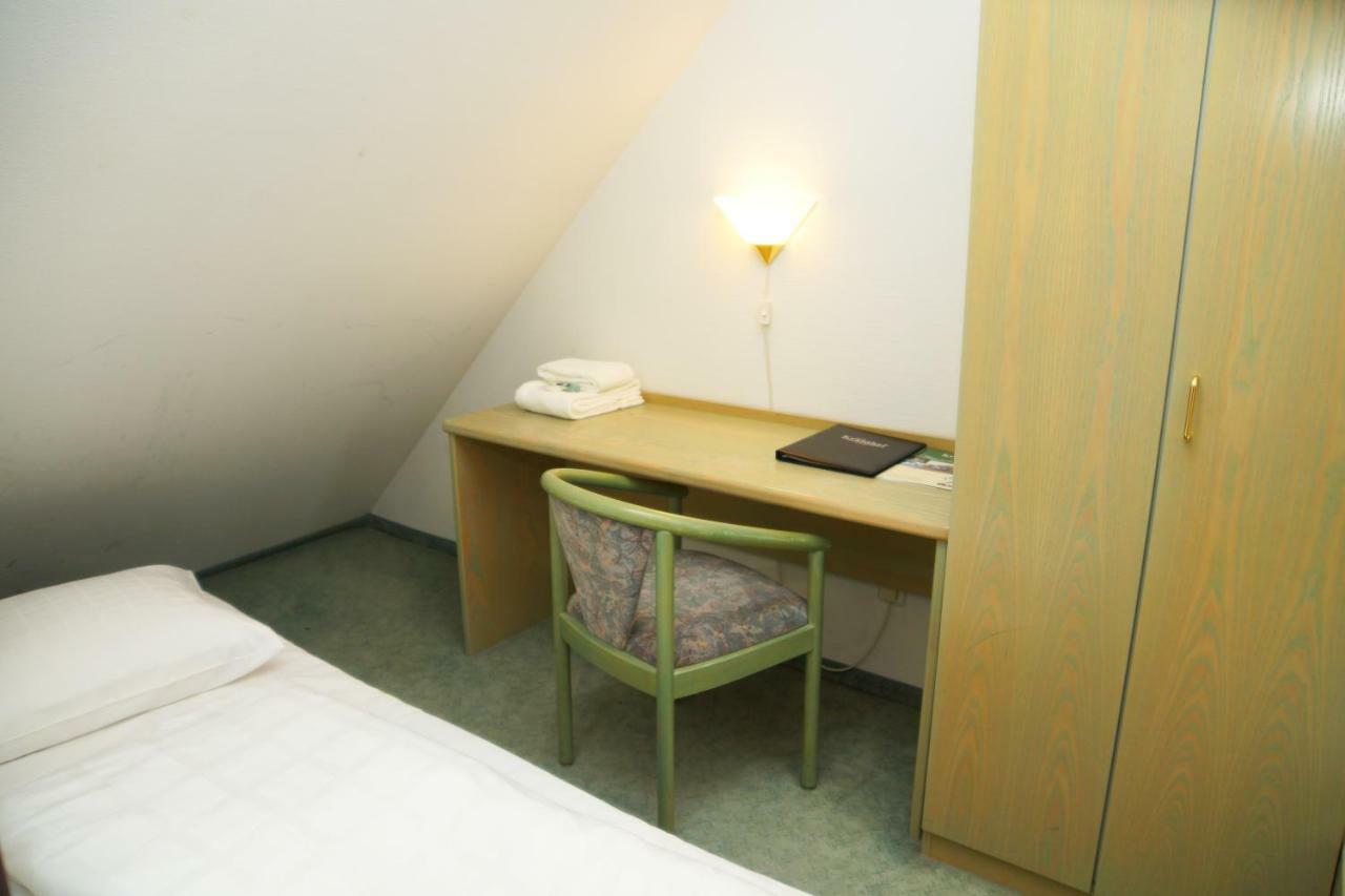 Hotel Krauthof Λούντβιχσμπουργκ Εξωτερικό φωτογραφία