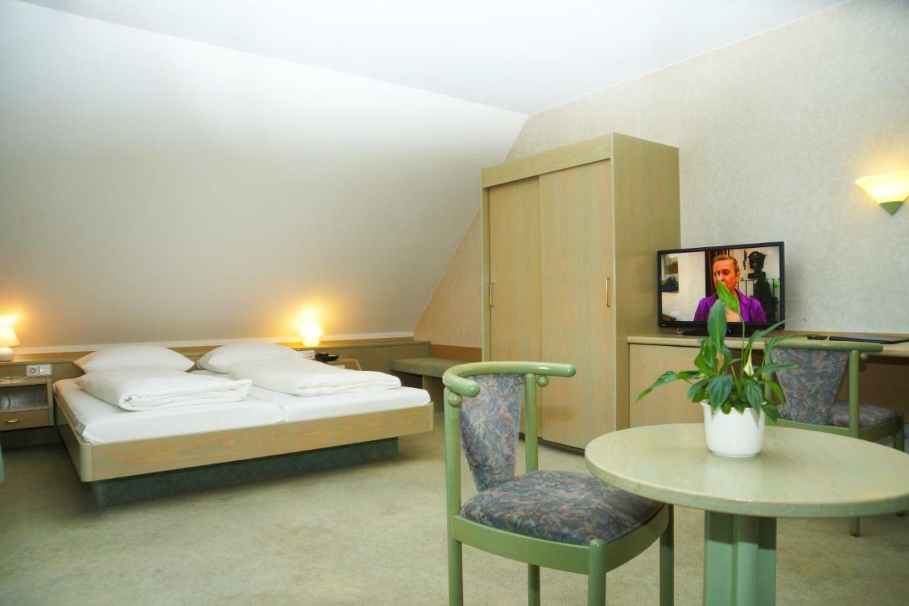 Hotel Krauthof Λούντβιχσμπουργκ Εξωτερικό φωτογραφία