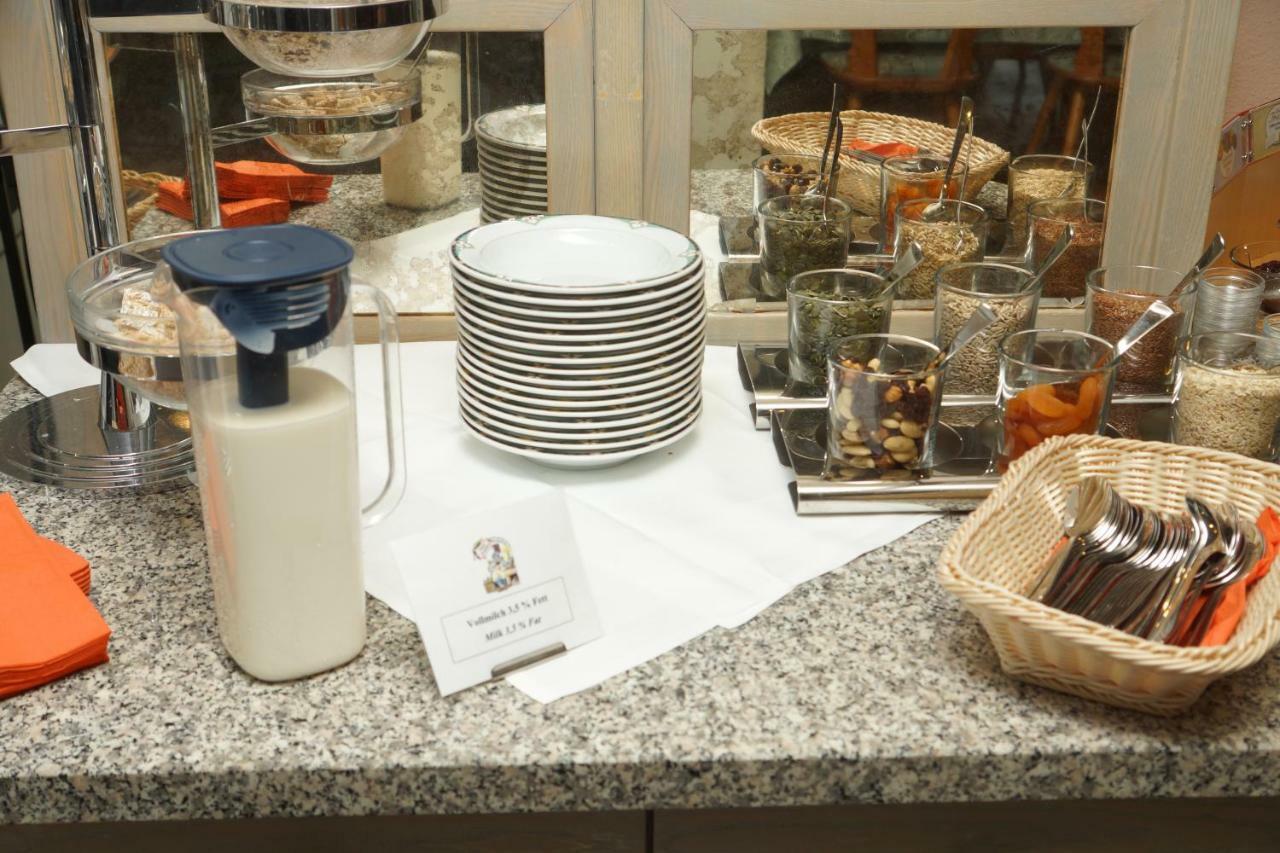 Hotel Krauthof Λούντβιχσμπουργκ Εξωτερικό φωτογραφία