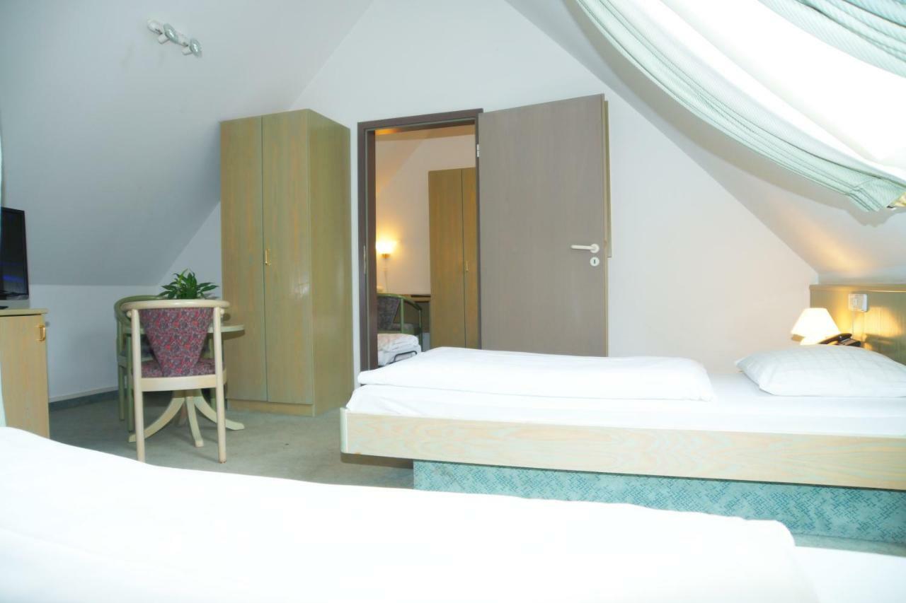 Hotel Krauthof Λούντβιχσμπουργκ Εξωτερικό φωτογραφία