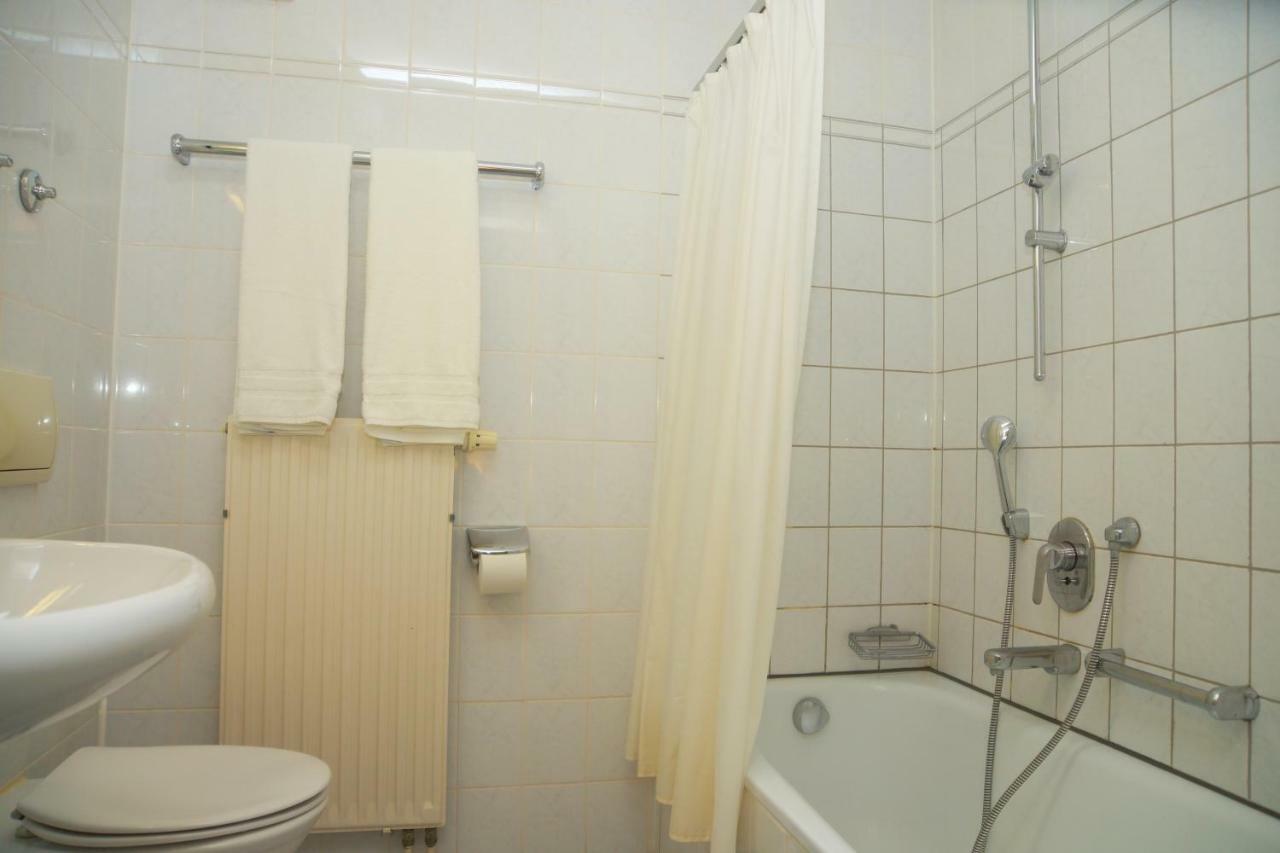Hotel Krauthof Λούντβιχσμπουργκ Εξωτερικό φωτογραφία