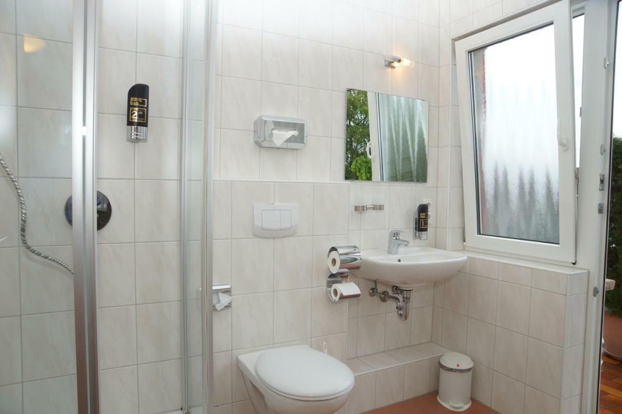 Hotel Krauthof Λούντβιχσμπουργκ Εξωτερικό φωτογραφία